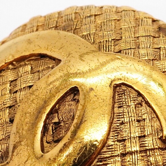 CHANEL Gold Logo Brooch - Picture 11 of 11